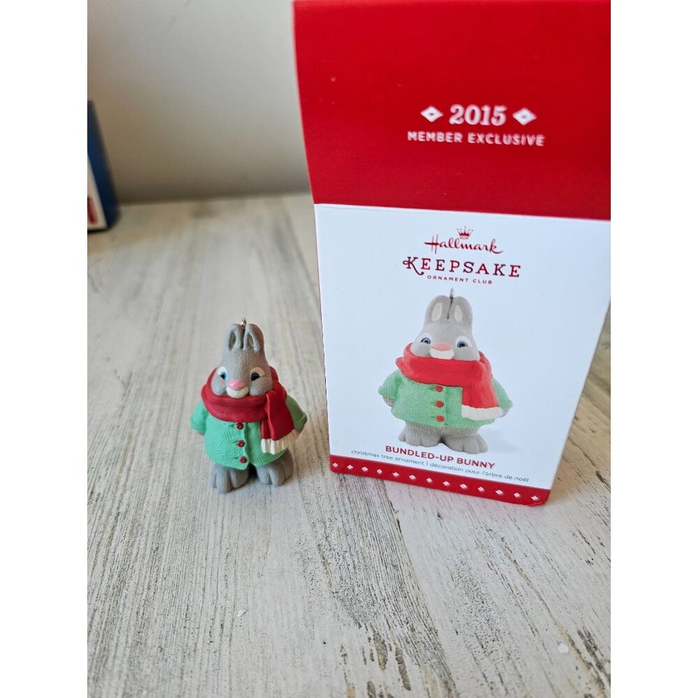 Hallmark bundled up bunny‎ rabbit ornament Xmas tree spring Easter